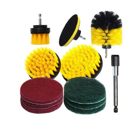 9f21b417-6d5e-423d-aee8-9d453c1bb16b.jpg Assorted cleaning brushes and pads